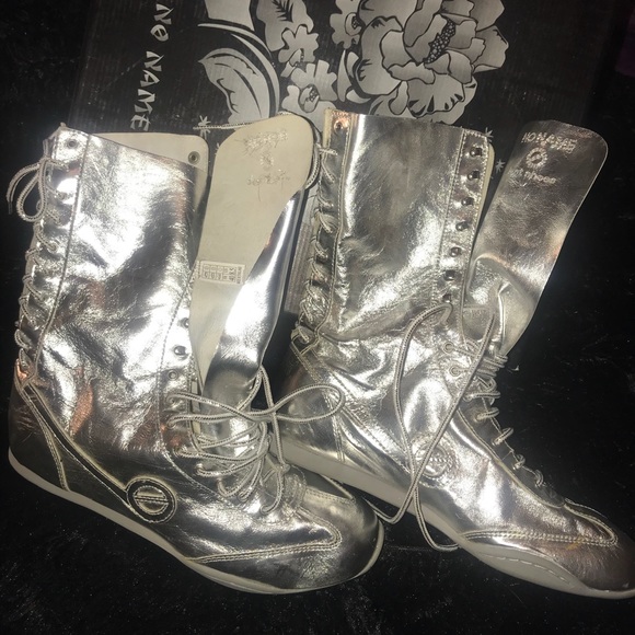 Tennis shoe boot - Picture 2 of 3